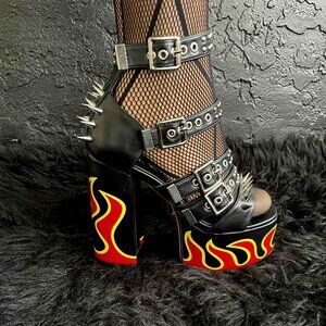 LAMODA REVIN' PLATFORM SANDALS size 7 SPIKES STUDS STRAPS BUCKLES